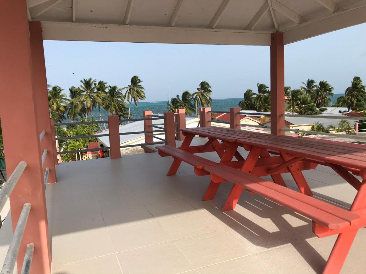 Tropical Paradise Express Caye Caulker Extérieur photo