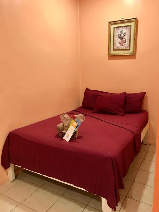 Tropical Paradise Express Caye Caulker Extérieur photo