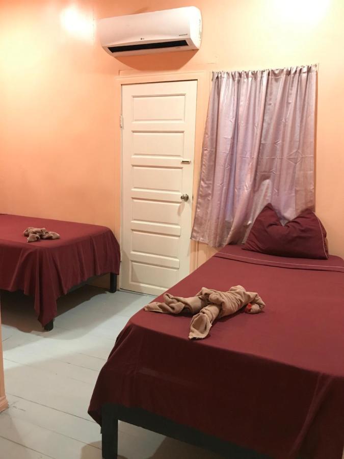 Tropical Paradise Express Caye Caulker Extérieur photo