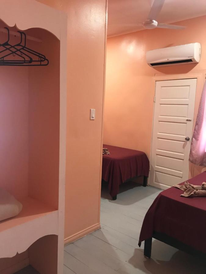 Tropical Paradise Express Caye Caulker Extérieur photo