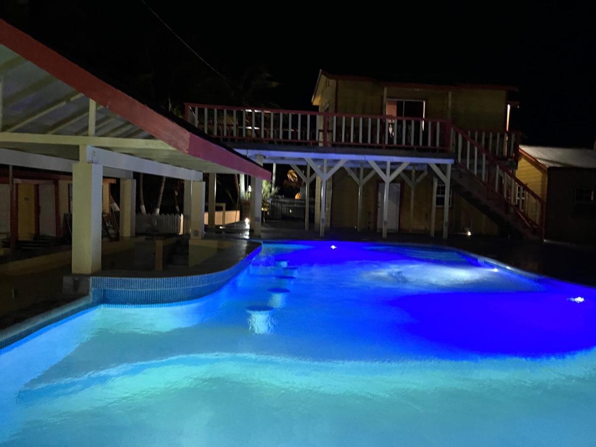 Tropical Paradise Express Caye Caulker Extérieur photo