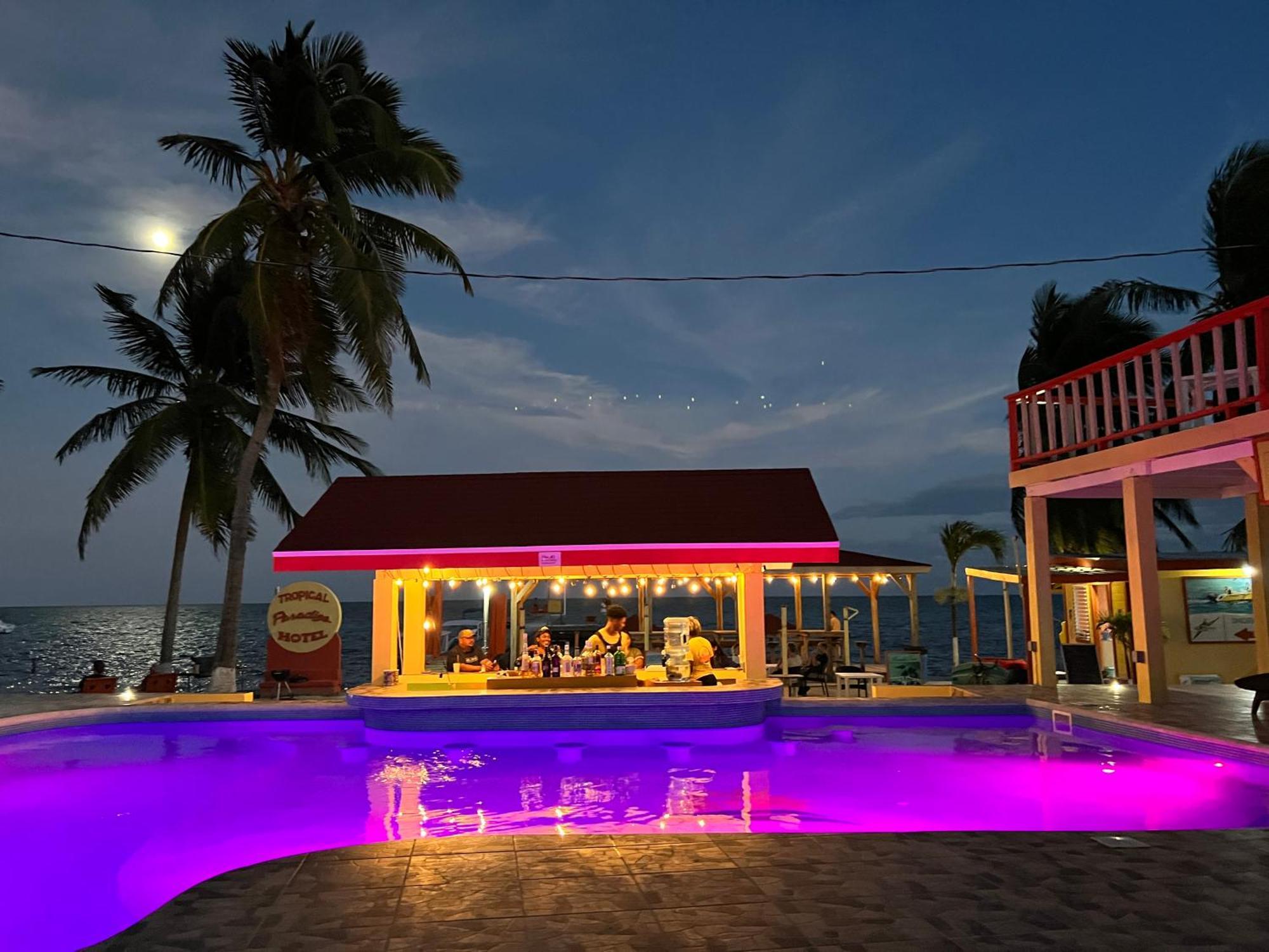 Tropical Paradise Express Caye Caulker Extérieur photo