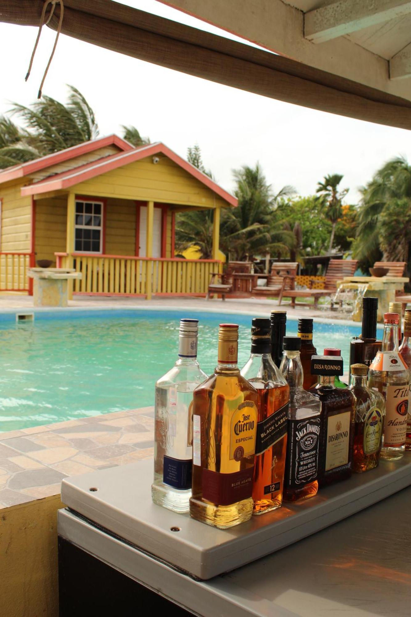 Tropical Paradise Express Caye Caulker Extérieur photo